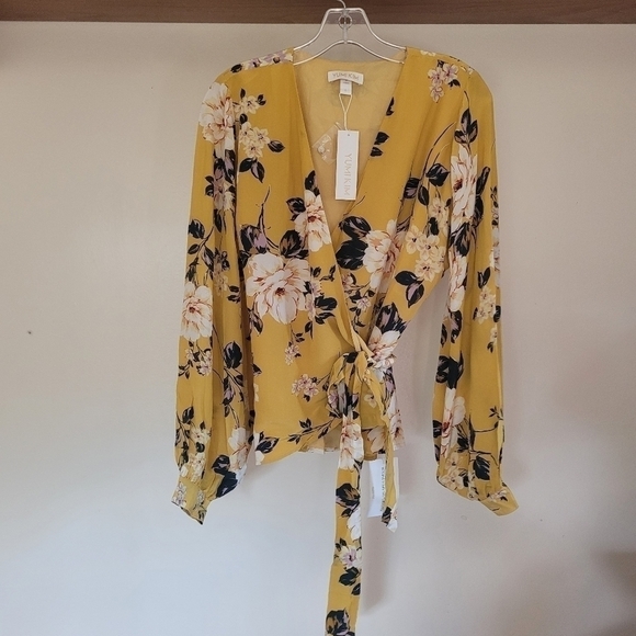 Yumi Kim Queen Bee Wrap Blouse Floral Print Size Large - Picture 3 of 11